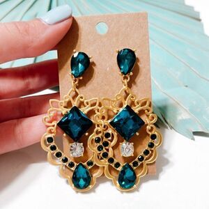 Green crystal drop earrings S98